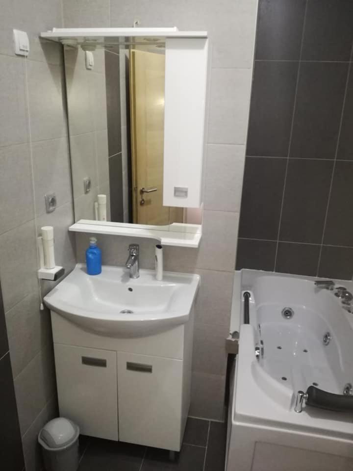 Irish Hotel Біхач Екстер'єр фото